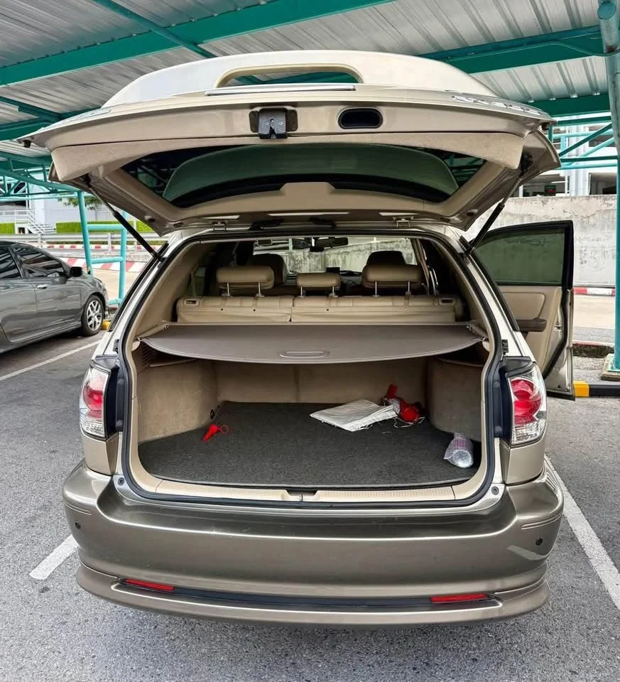 2002 Toyota Harrier I 2