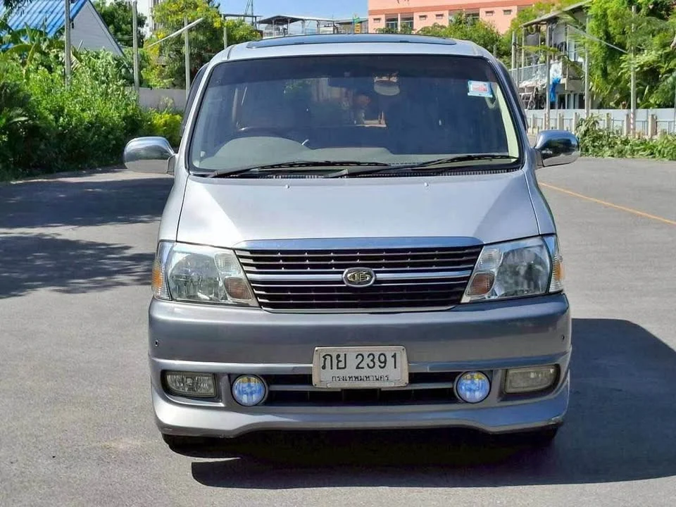 2000 Toyota Granvia H100 2