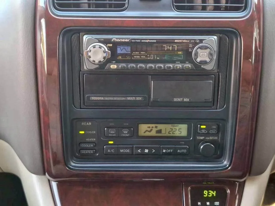 2000 Toyota Granvia H100 3