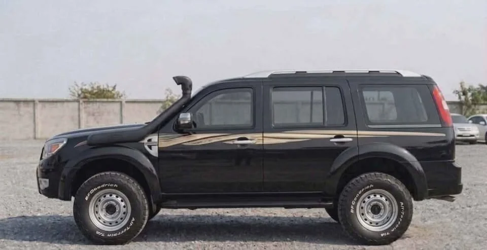 2010 Ford Everest I 2