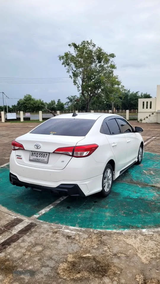 2012 Toyota Yaris ATIV III 2