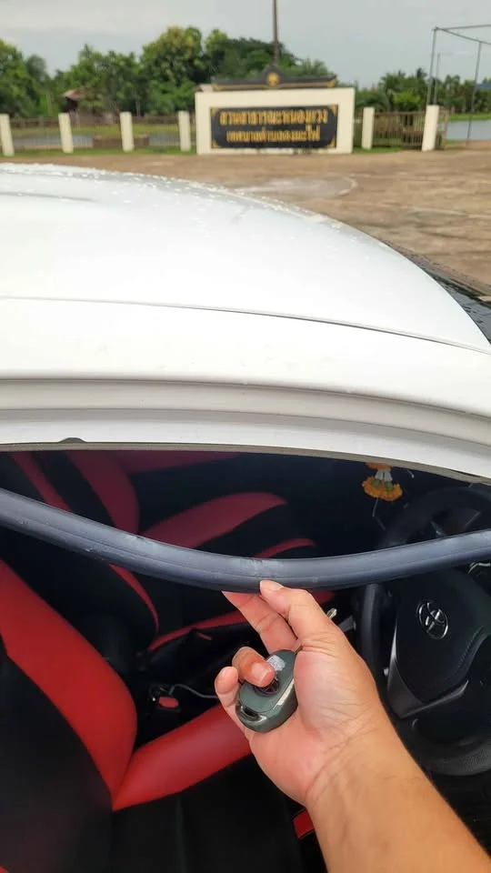 2012 Toyota Yaris ATIV III 3