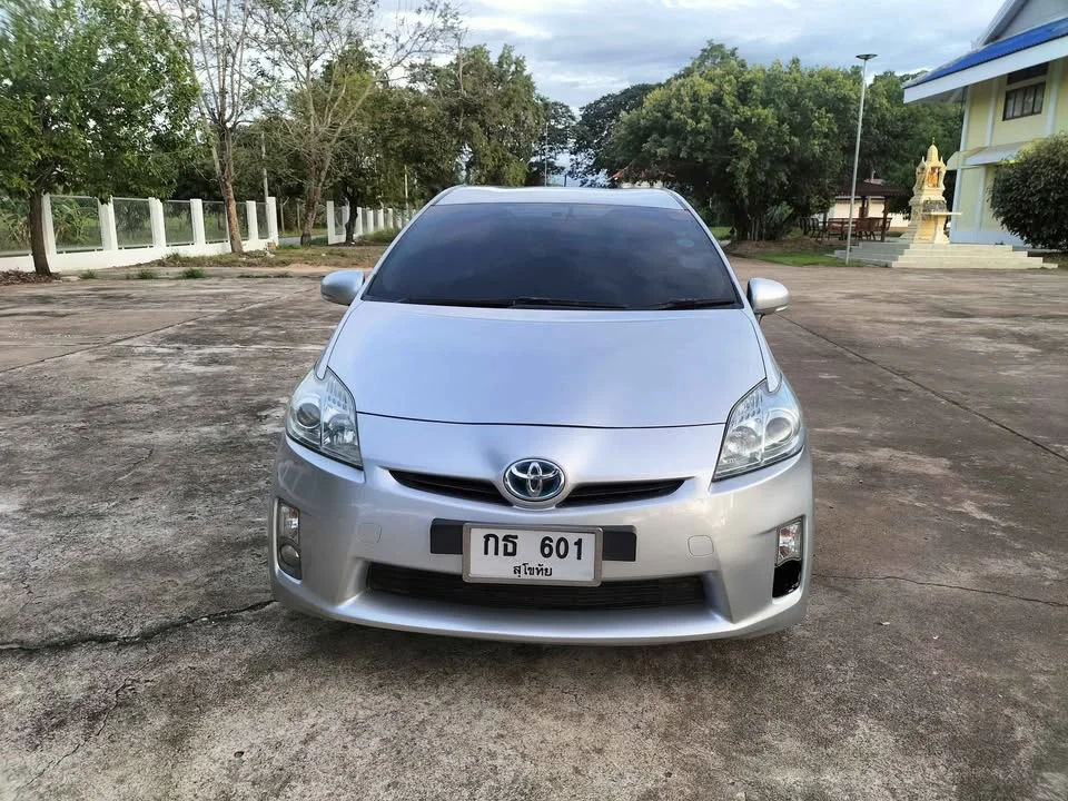 2011 Toyota Prius III 3