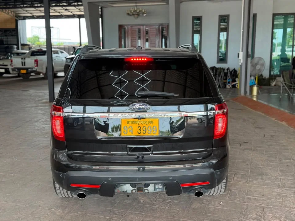 2016 Ford Explorer V 2