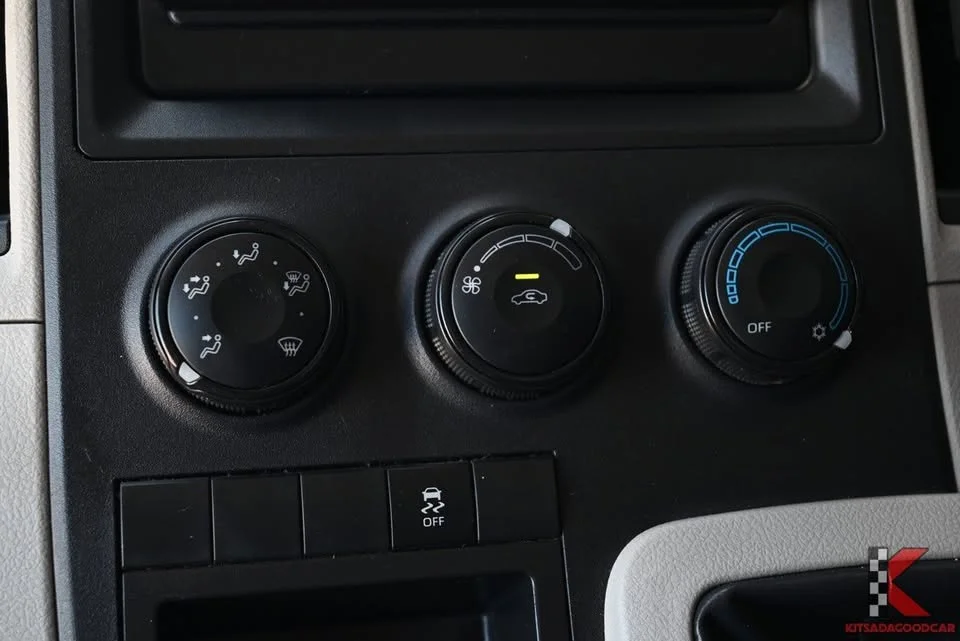 2022 Toyota HiAce VI (H300) 3