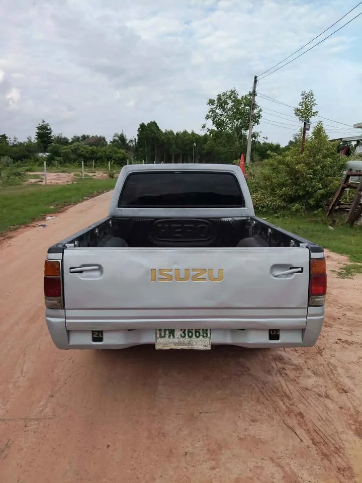 1996 Isuzu TFR III 3