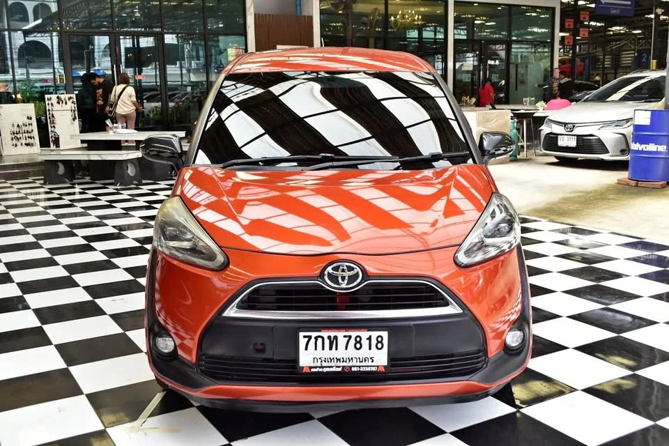 2018 Toyota Sienta II 3