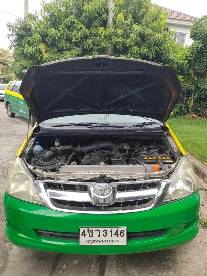 2011 Toyota Innova I 3