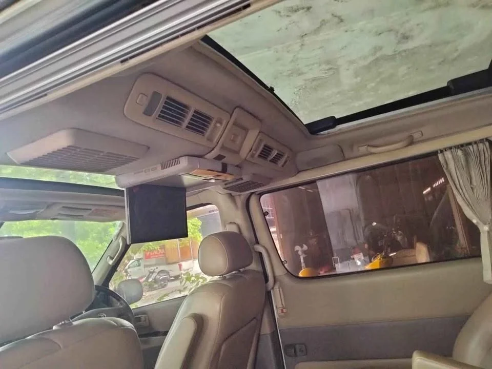 2000 Toyota Granvia H100 3