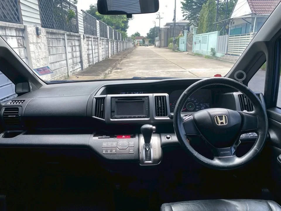 2013 Honda Stepwgn IV 3