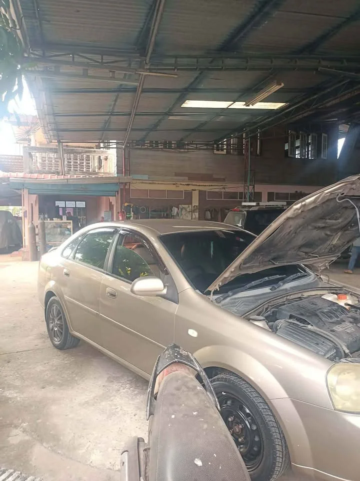 2005 Chevrolet Optra 3