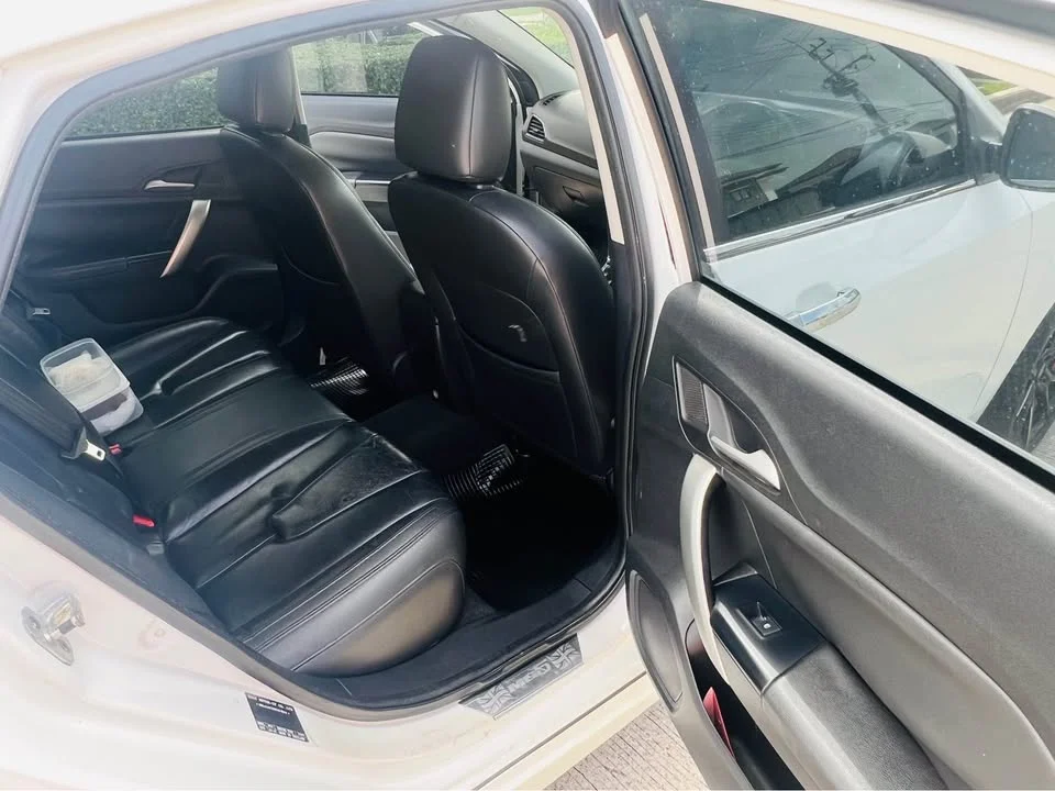 2017 MG 5 I  2