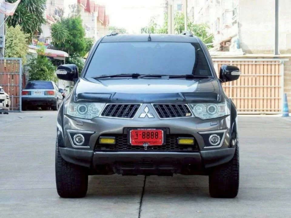 2011 Mitsubishi Pajero Sport II 2