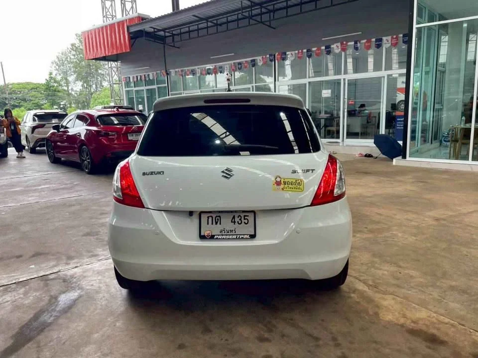 2015 Suzuki Swift II 3