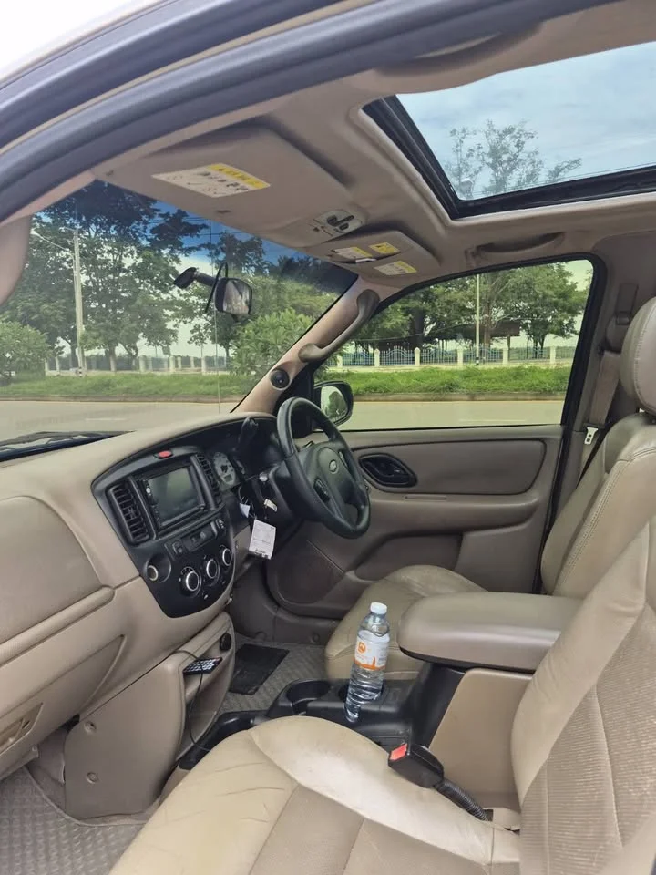 2004 Ford Escape I 3