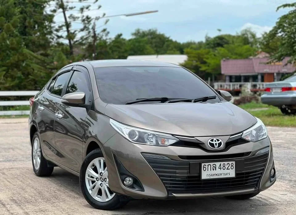 2017 Toyota Yaris ATIV III 2