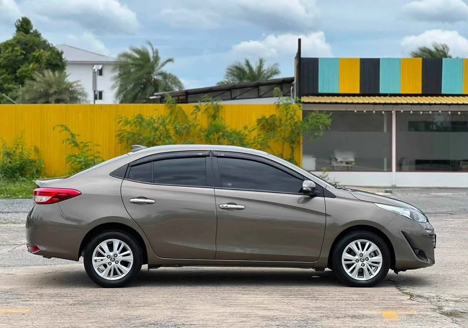2017 Toyota Yaris ATIV III 3