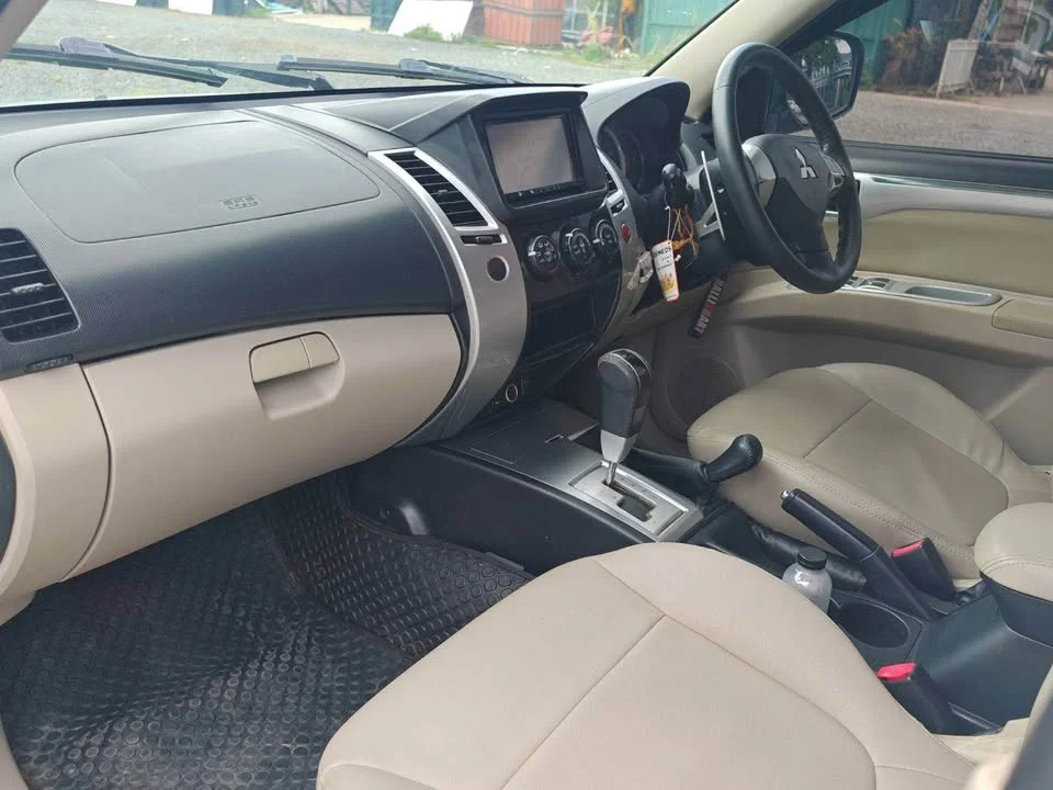 2011 Mitsubishi Pajero Sport II 2