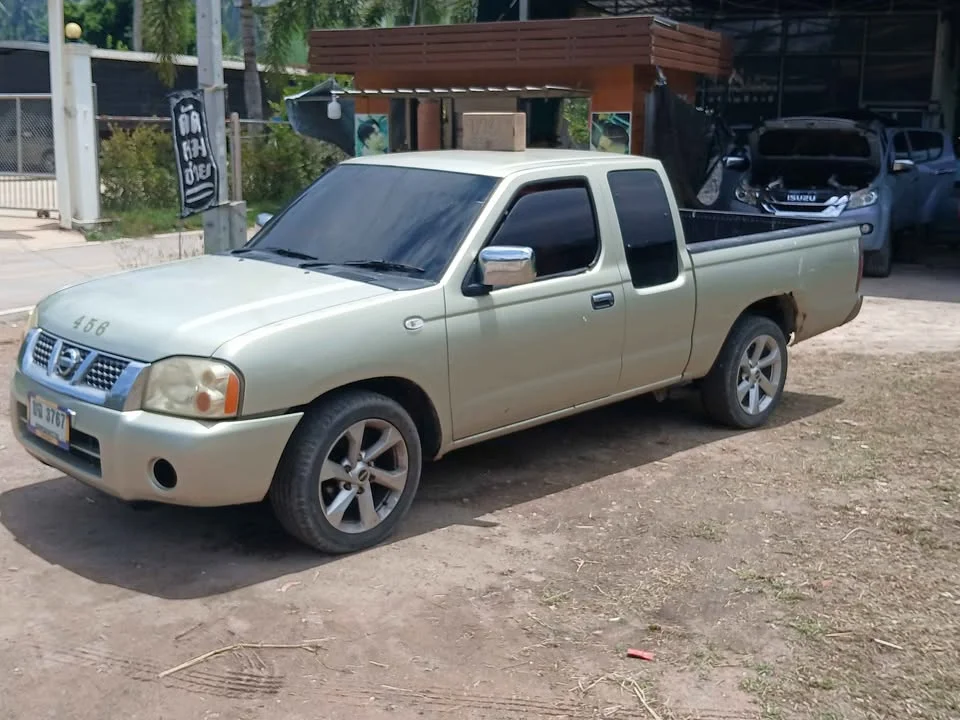2003 Nissan Frontier I 3