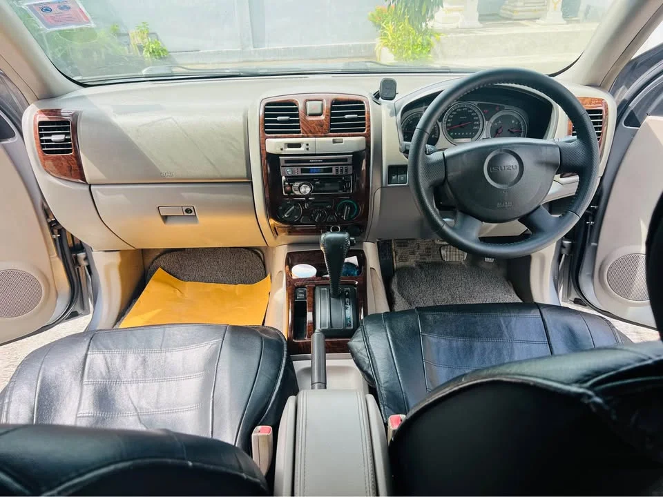 2006 Isuzu MU-7 3
