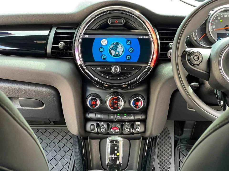 2020 Mini Hatch  III 2