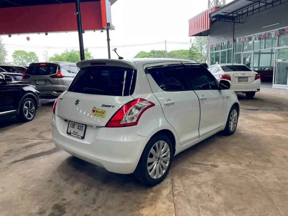 2015 Suzuki Swift II 2