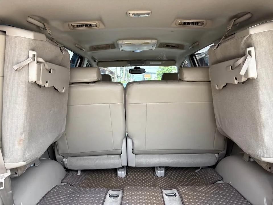 2011 Toyota Innova I 2
