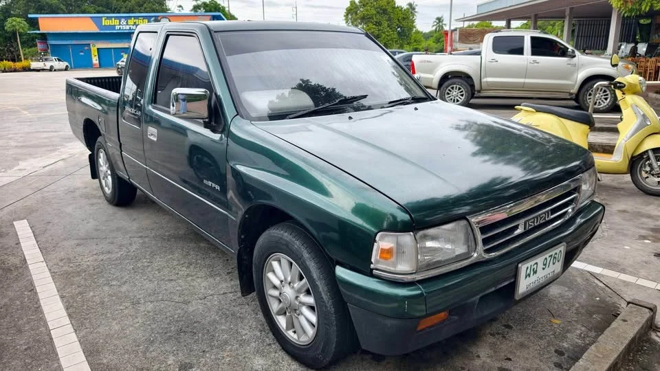 1996 Isuzu TFR III 3