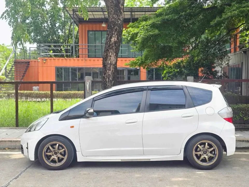 2010 Honda Jazz II 3