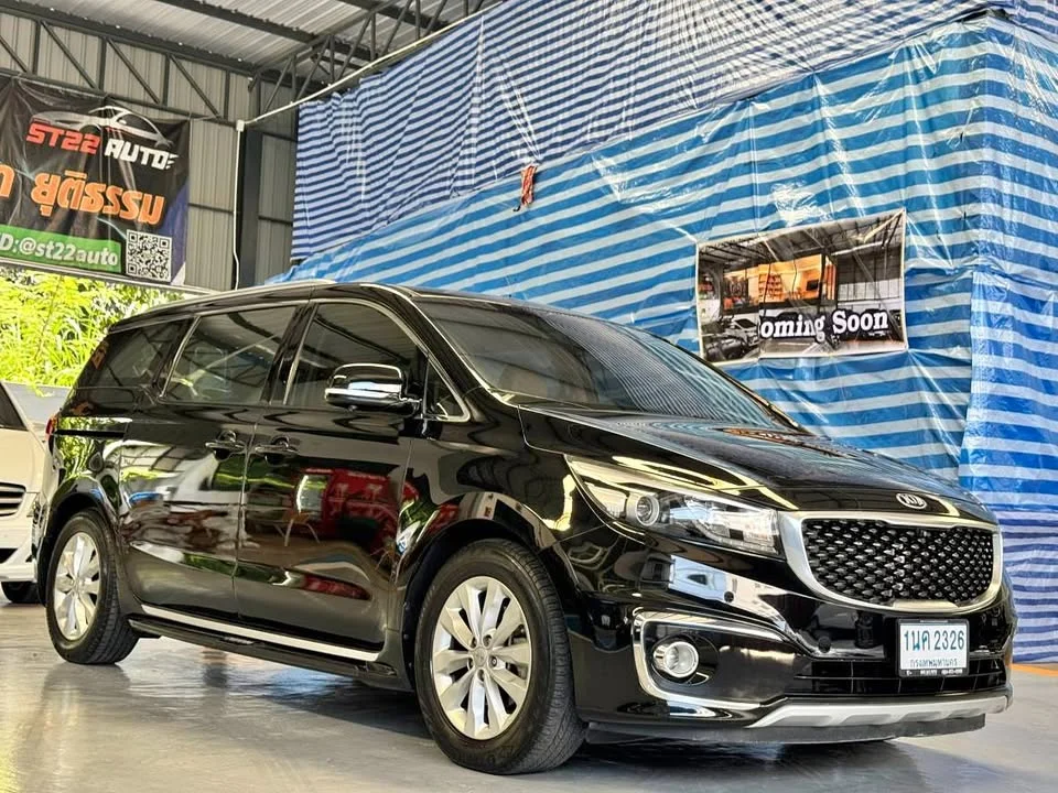 2015 Kia Carnival III 3