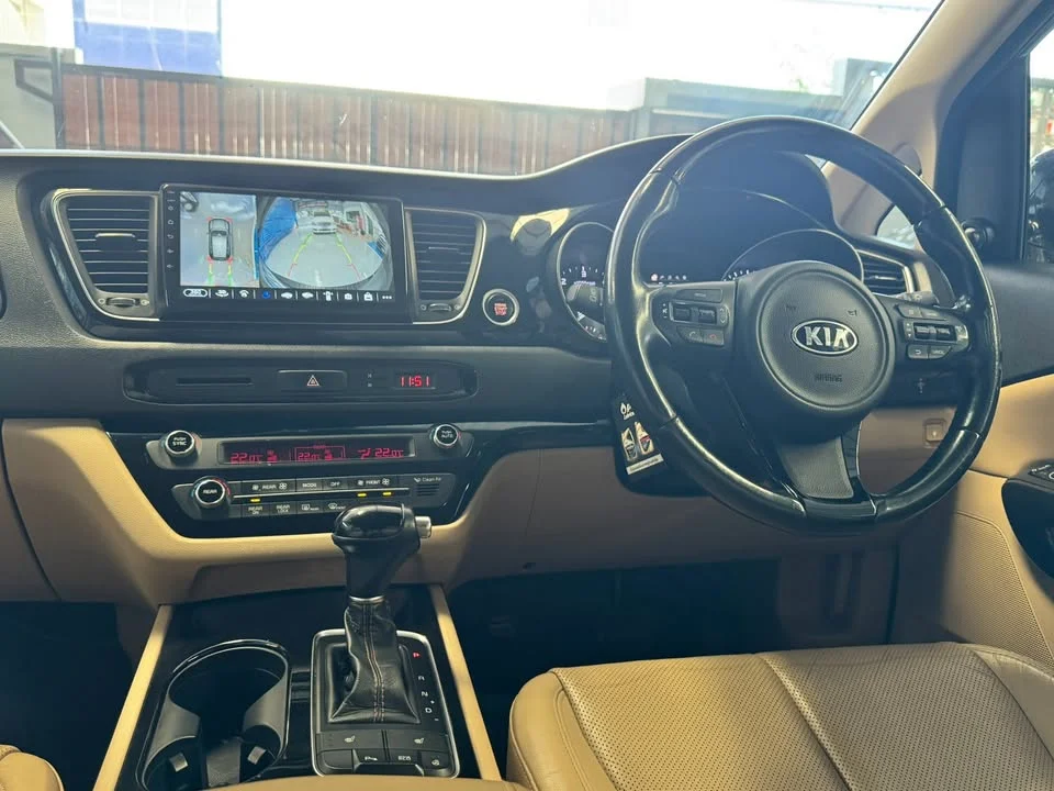 2015 Kia Carnival III 2