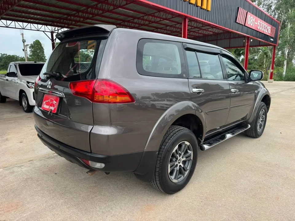 2012 Mitsubishi Pajero Sport II 2