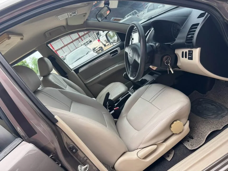 2012 Mitsubishi Pajero Sport II 3