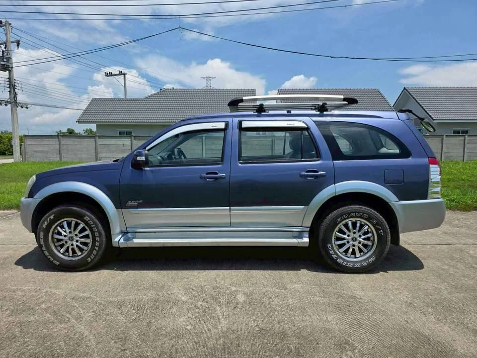 2005 Isuzu MU-7 3