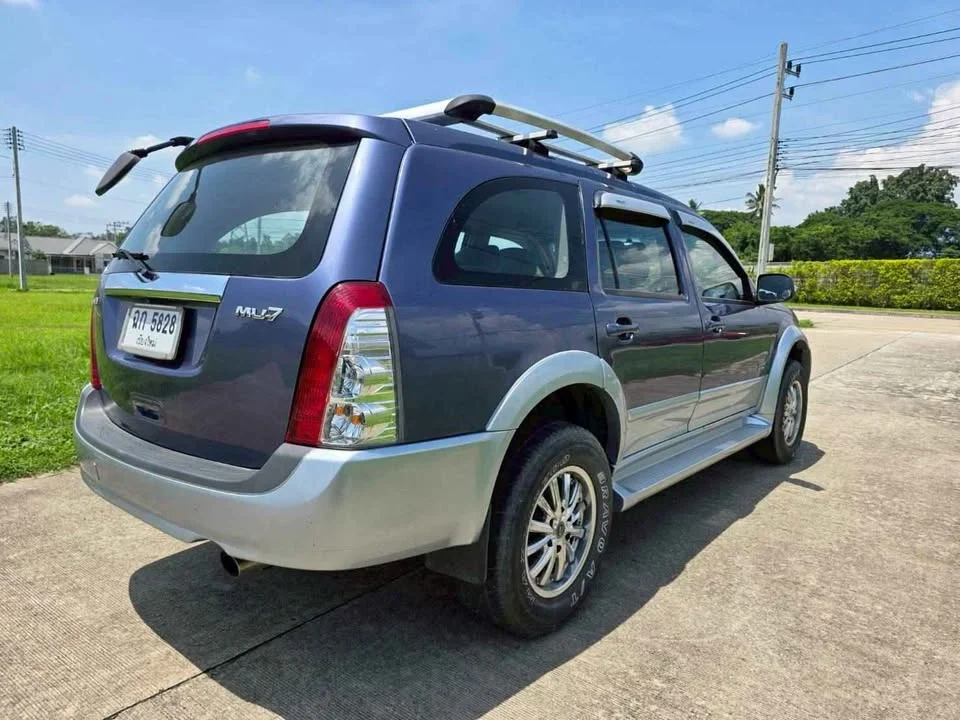 2005 Isuzu MU-7 2