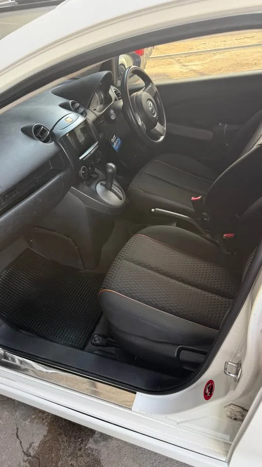 2015 Mazda 2 II 3