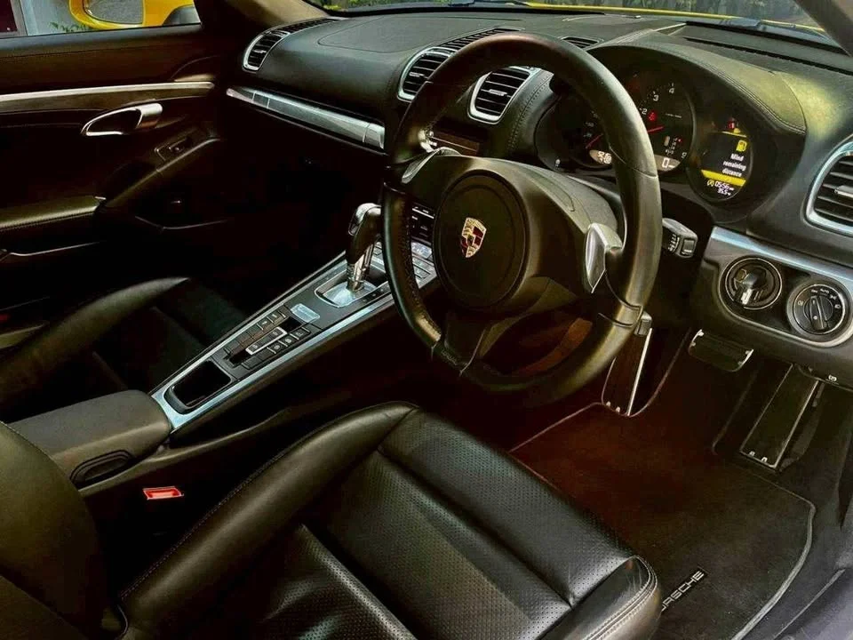 2013 Porsche Boxster and Cayman III 3