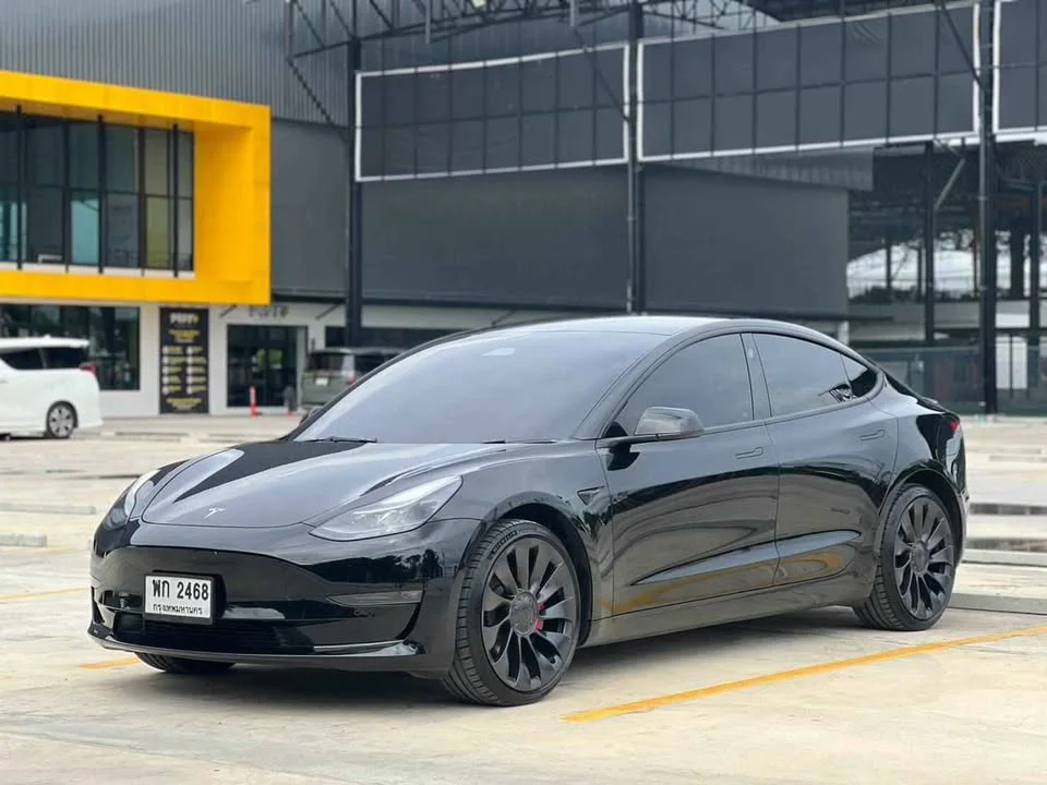 2023 Tesla Model 3 2