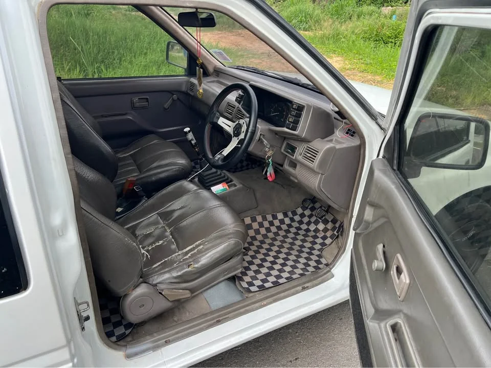 1993 Isuzu TFR III 3