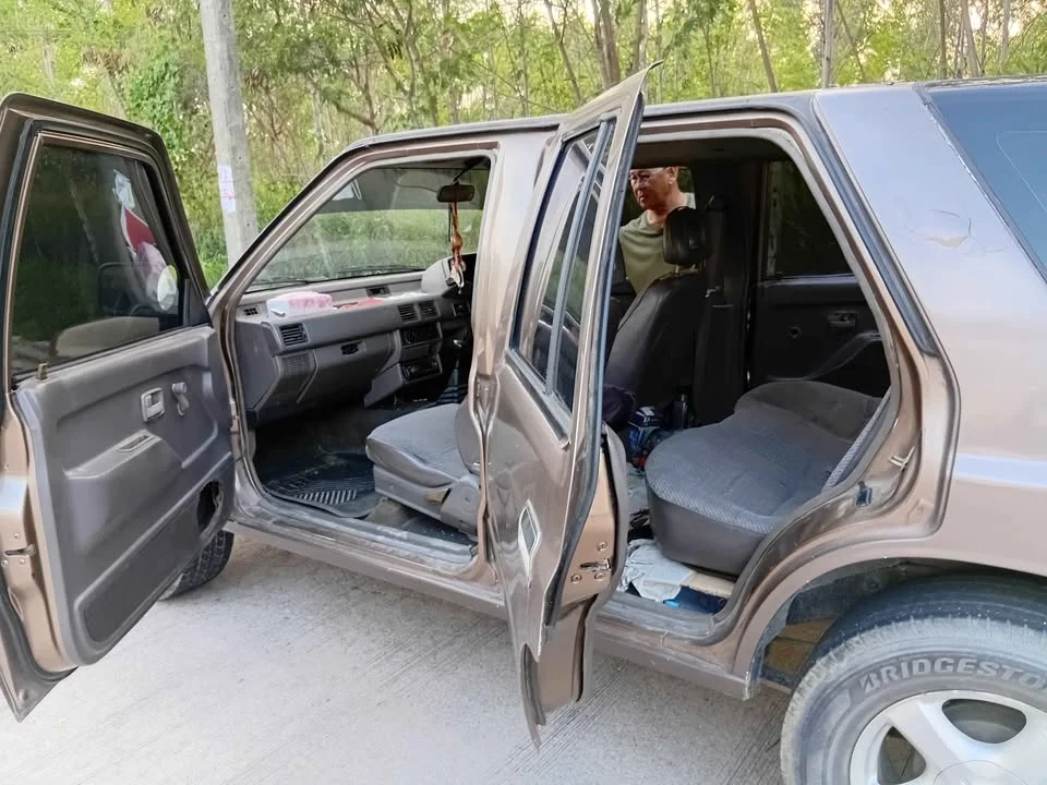 1993 Isuzu Vega I 3