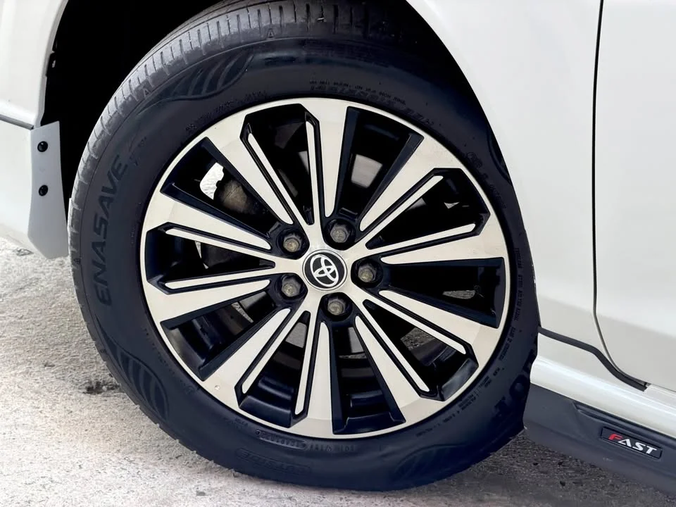 2022 Toyota Veloz III 2