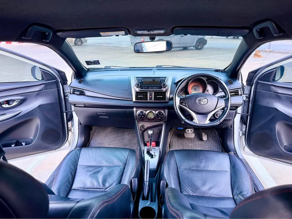 2015 Toyota Yaris III 3