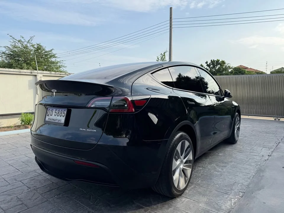 2023 Tesla Model Y 3