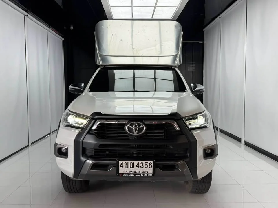 2023 Toyota Hilux VIII 3