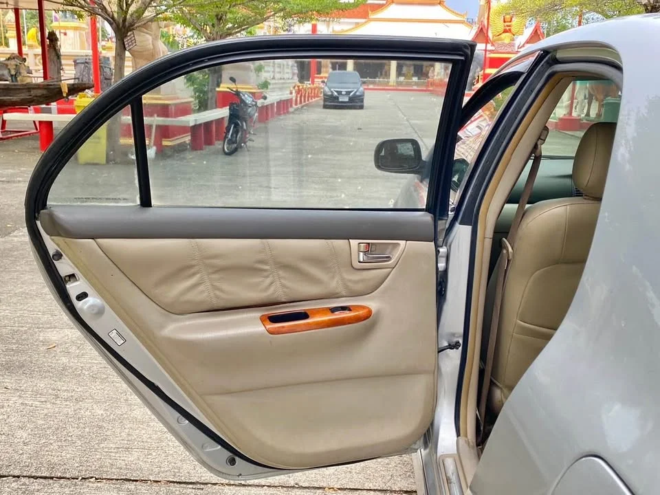 2004 Toyota Corolla Altis IX (E120) 2