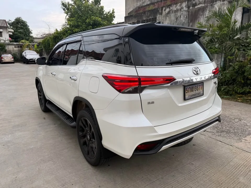2017 Toyota Fortuner II 3