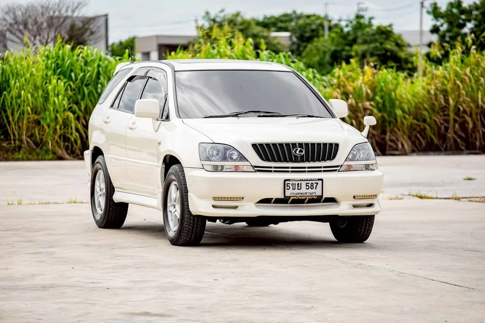 2000 Toyota Harrier I 3