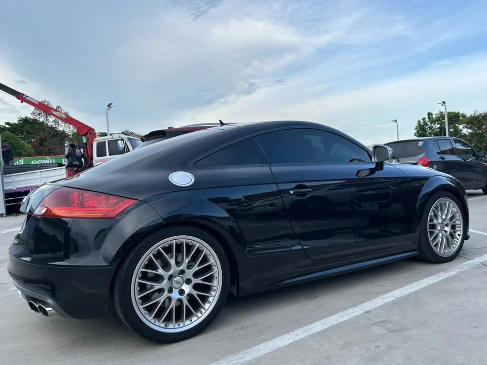 2011 Audi TT Mk2 2