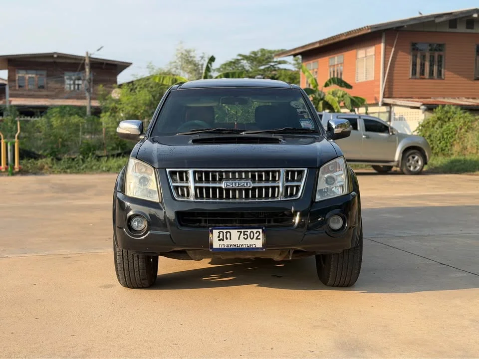 2009 Isuzu MU-7 2