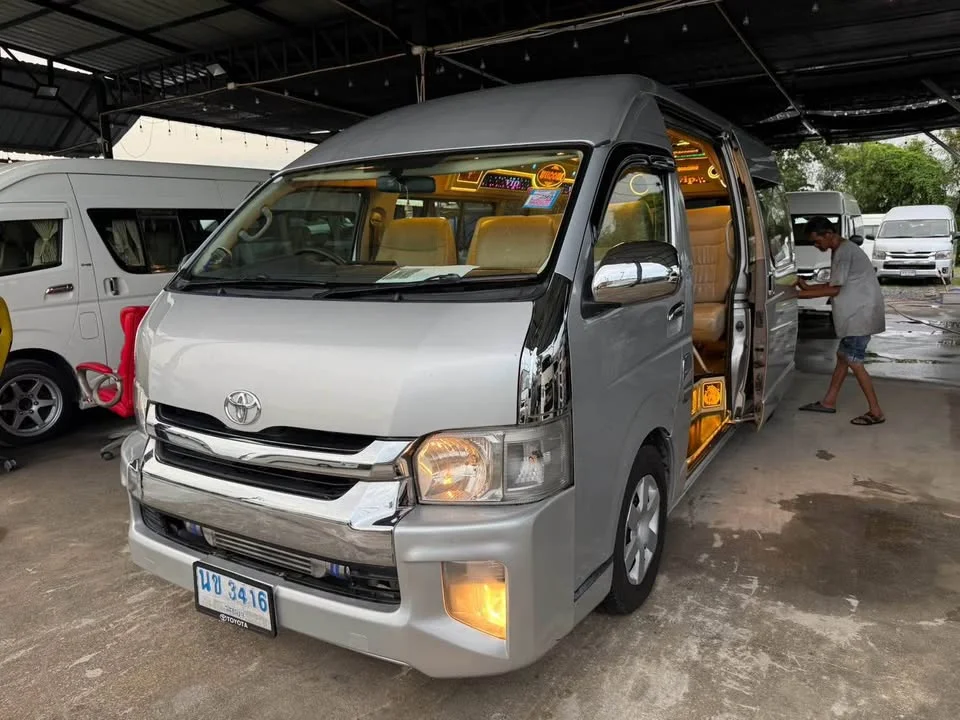 2009 Toyota Commuter V (H200) 2